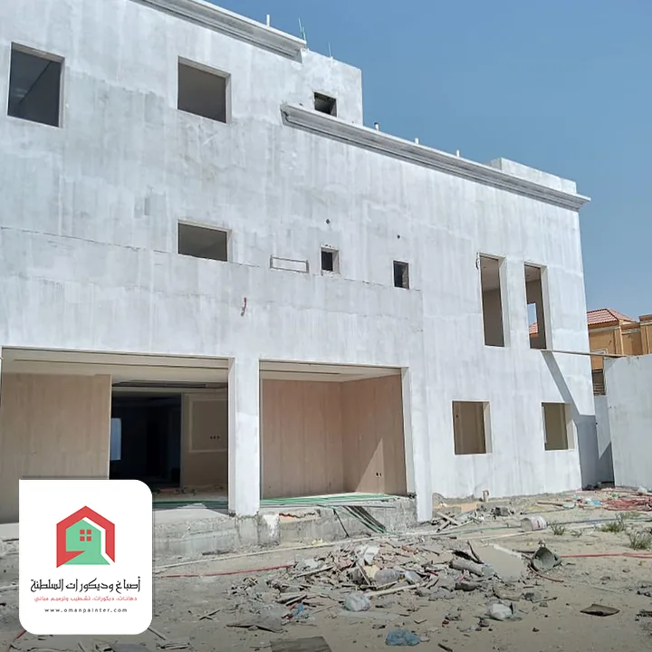 ترميم واجهات منازل في مسقط
